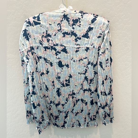 VINCE | Lotus Pleated Blue Floral Satin Contemporary Crinkle Blouse | Large - Picture 5 of 8